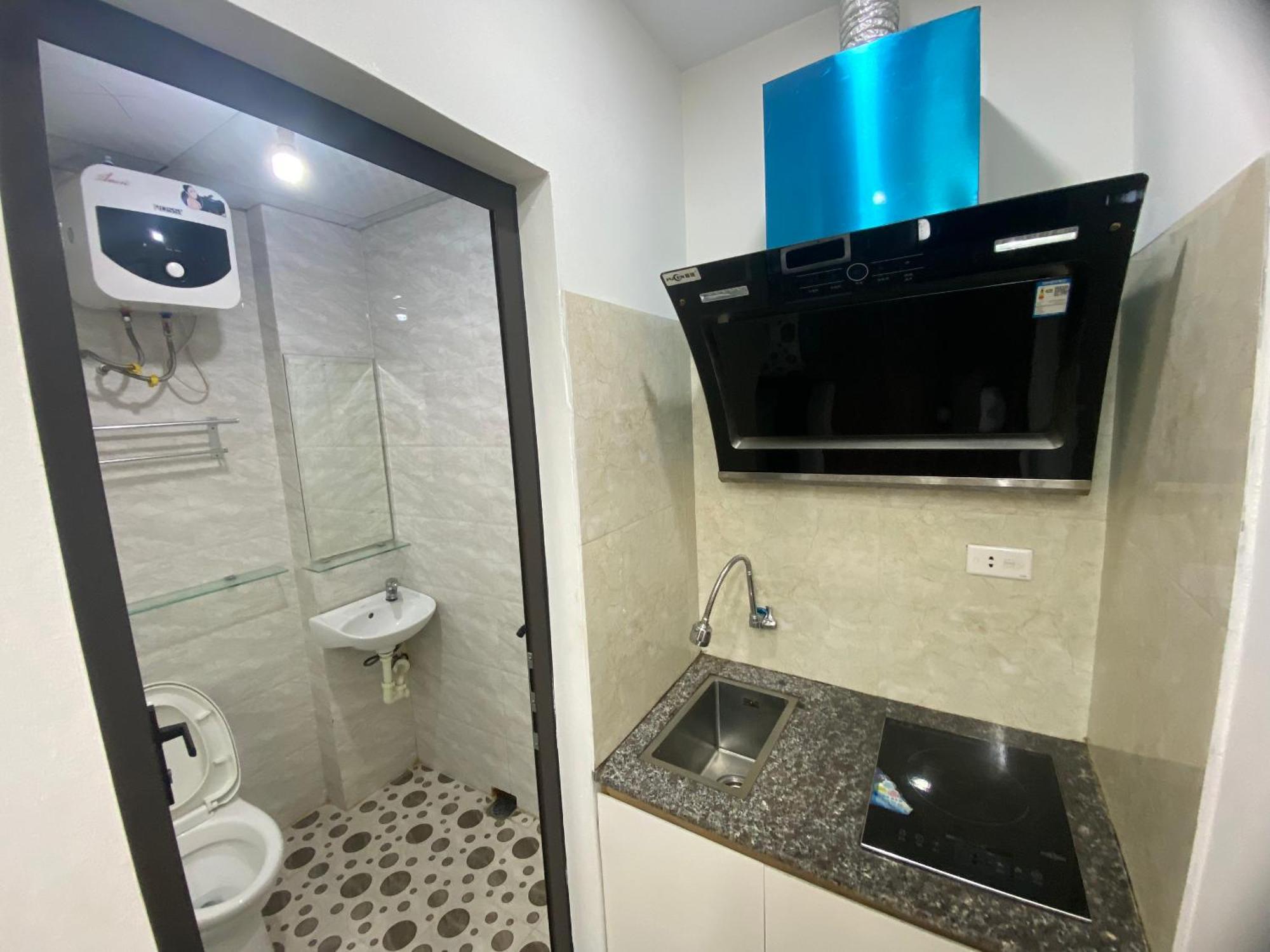 Era Apartment Ham Long Hanoi Bagian luar foto
