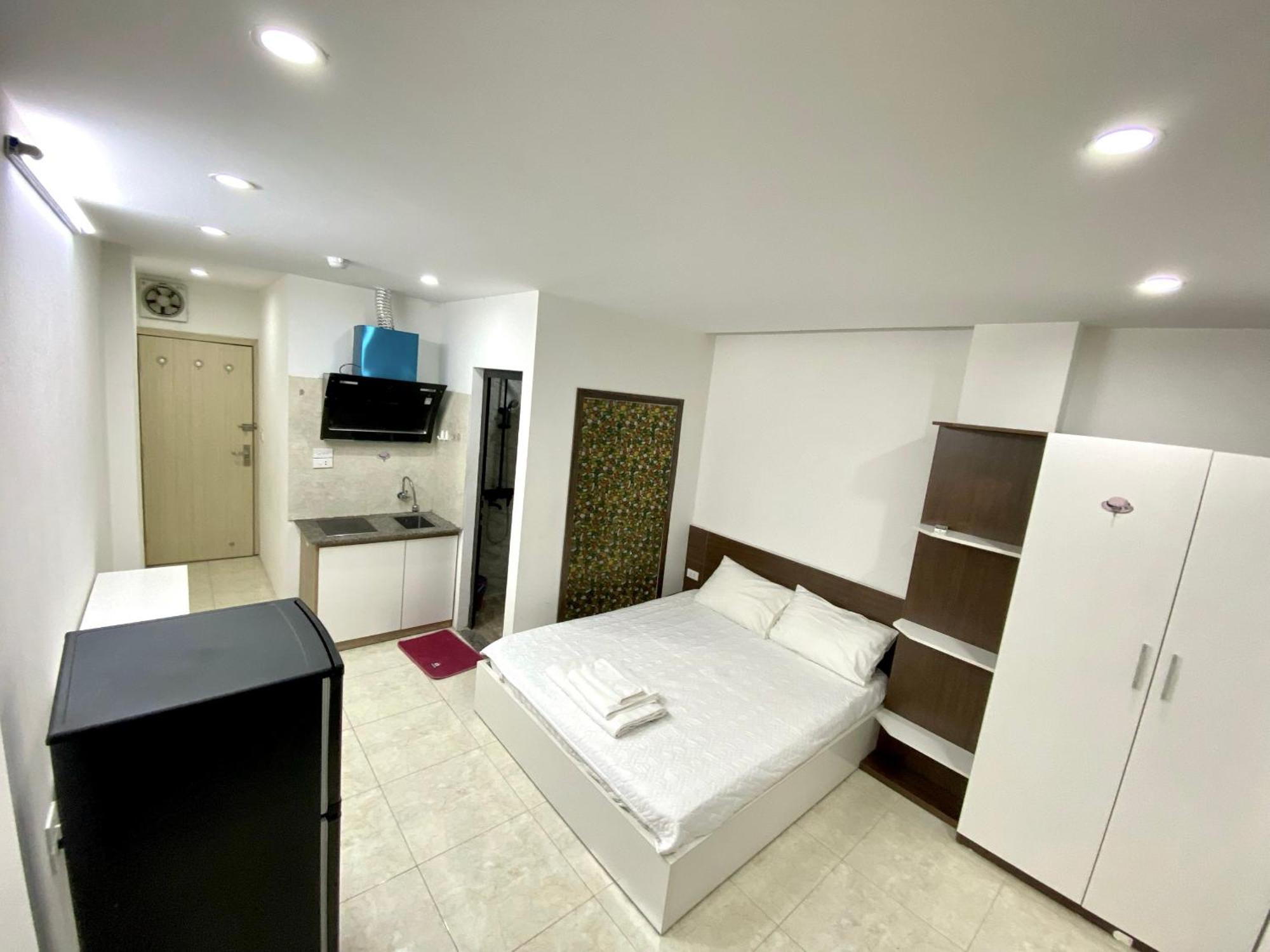 Era Apartment Ham Long Hanoi Bagian luar foto