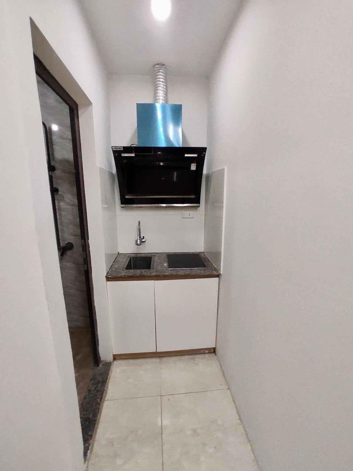 Era Apartment Ham Long Hanoi Bagian luar foto